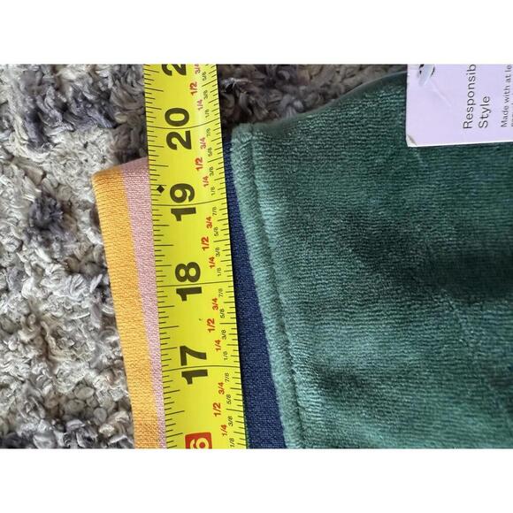 Wild Fable Green Velour Shorts  – Size XXL (NWT) - Picture 3 of 4